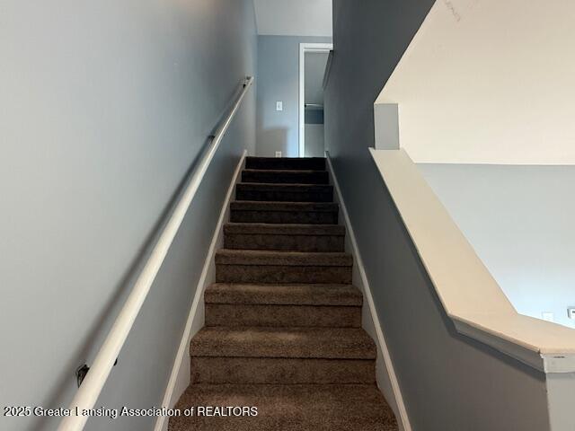 6328 Beechfield Dr, Lansing, MI 48911 - view of staircase