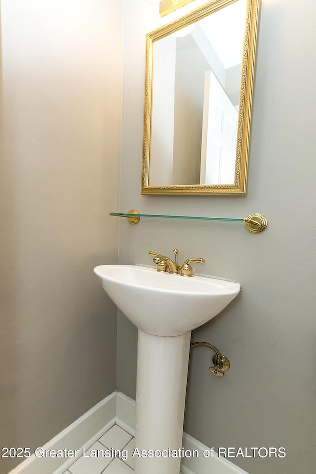 544 Collingwood Dr, East Lansing, MI 48823 - view of bathroom