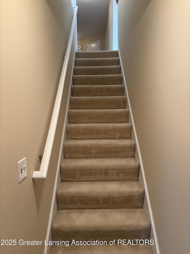 411 White Pine Blvd Unit 34, Lansing, MI 48917 - view of stairway