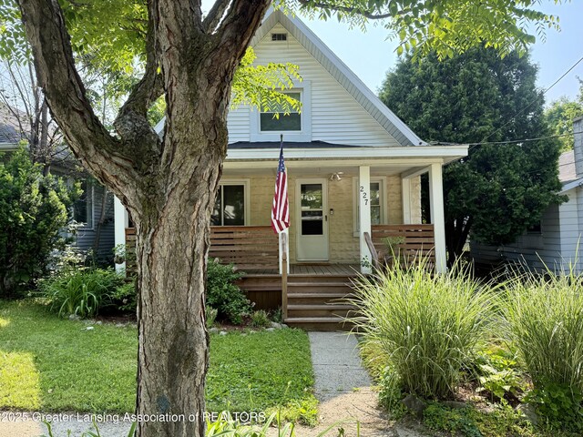 227 S Foster Ave, Lansing, MI 48912 - bungalow-style house with covered porch