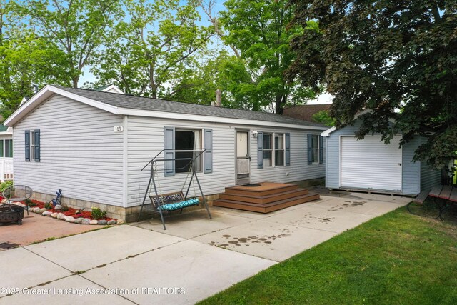 109 Cooper St, Hougton Lake Heights, MI 48630 - photo 3