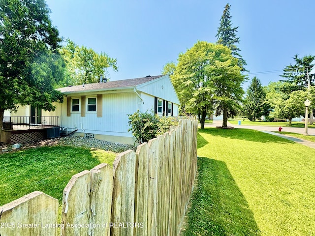 3130 Delta River Dr, Lansing, MI 48906 - view of side of property