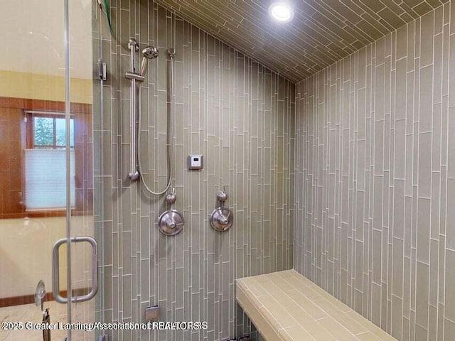 1046 Cresenwood Rd, East Lansing, MI 48823 - full bathroom featuring a shower stall and recessed lighting