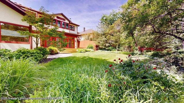 1046 Cresenwood Rd, East Lansing, MI 48823 - view of grassy yard