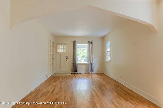 523 N Fairview Ave, Lansing, MI 48912 - foyer featuring light wood-type flooring and baseboards