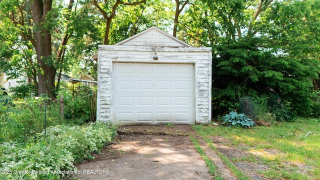 523 N Fairview Ave, Lansing, MI 48912 - view of detached garage