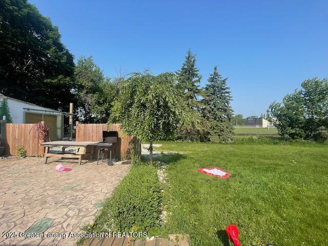 4022 Stabler St, Lansing, MI 48910 - view of yard