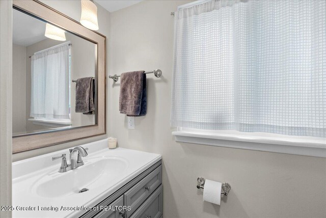 992 Touraine Ave, East Lansing, MI 48823 - bathroom with vanity