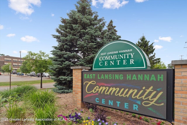 932 Sunset Ln, East Lansing, MI 48823 - view of community / neighborhood sign
