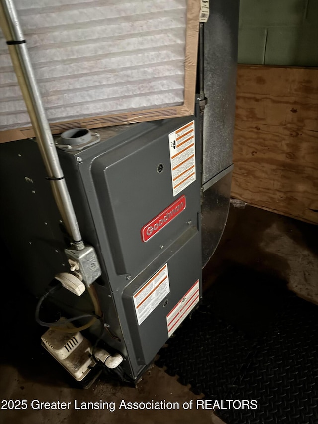 19326 Marlowe St, Detroit, MI 48235 - utility room featuring heating unit