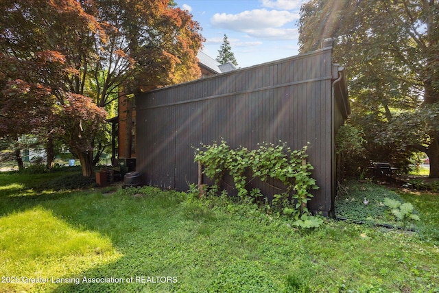 1035 N Capitol Ave, Lansing, MI 48906 - view of yard