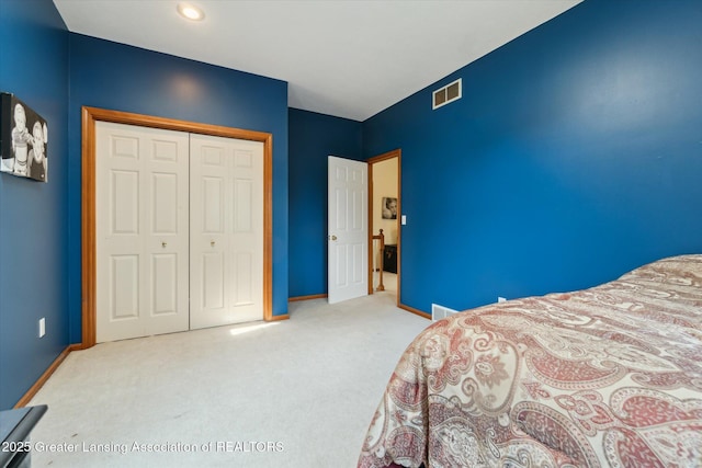 2020 Sunset Dr, Owosso, MI 48867 - carpeted bedroom featuring a closet and recessed lighting