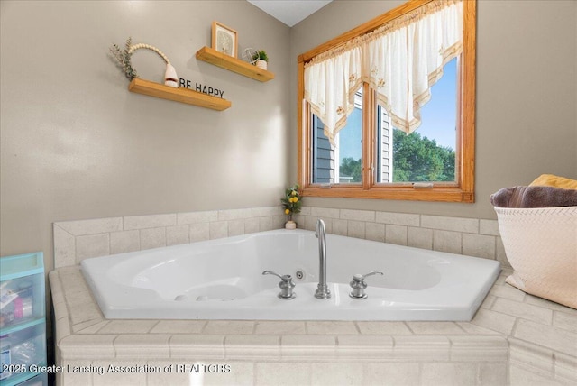 4905 E Green Rd, Saint Johns, MI 48879 - full bath featuring a garden tub