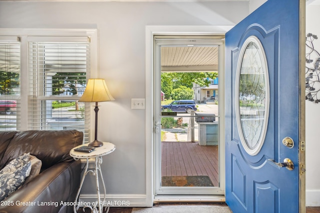 515 N Fairview Ave, Lansing, MI 48912 - foyer with baseboards