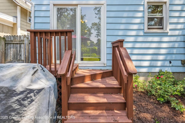 515 N Fairview Ave, Lansing, MI 48912 - wooden deck with area for grilling