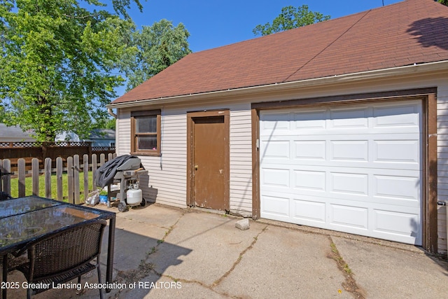 2335 Harding Ave, Lansing, MI 48910 - garage with driveway