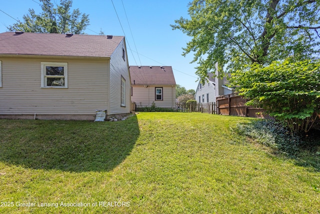 2335 Harding Ave, Lansing, MI 48910 - view of yard