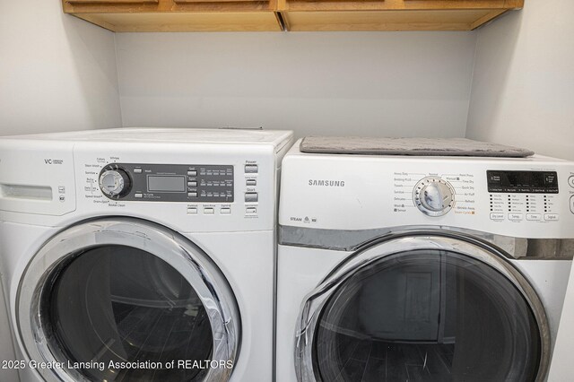 491 Anhinga Dr, East Lansing, MI 48823 - laundry area with washer and clothes dryer
