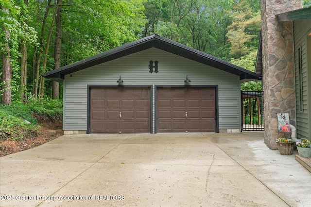11100 S Bird Rd, Dowling, MI 49050 - view of detached garage