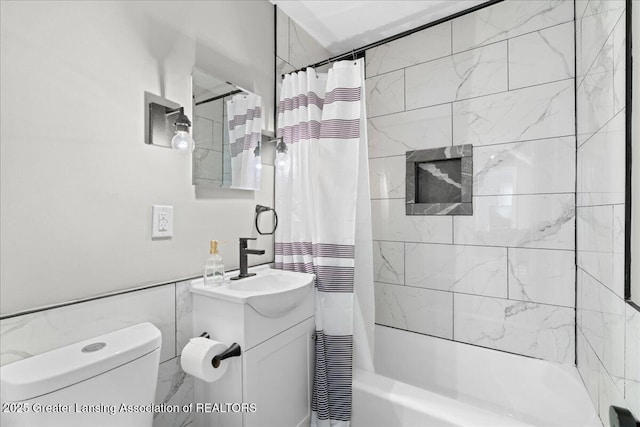 952 Sunset Ln, East Lansing, MI 48823 - bathroom with vanity and shower / tub combo