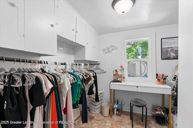 952 Sunset Ln, East Lansing, MI 48823 - view of walk in closet
