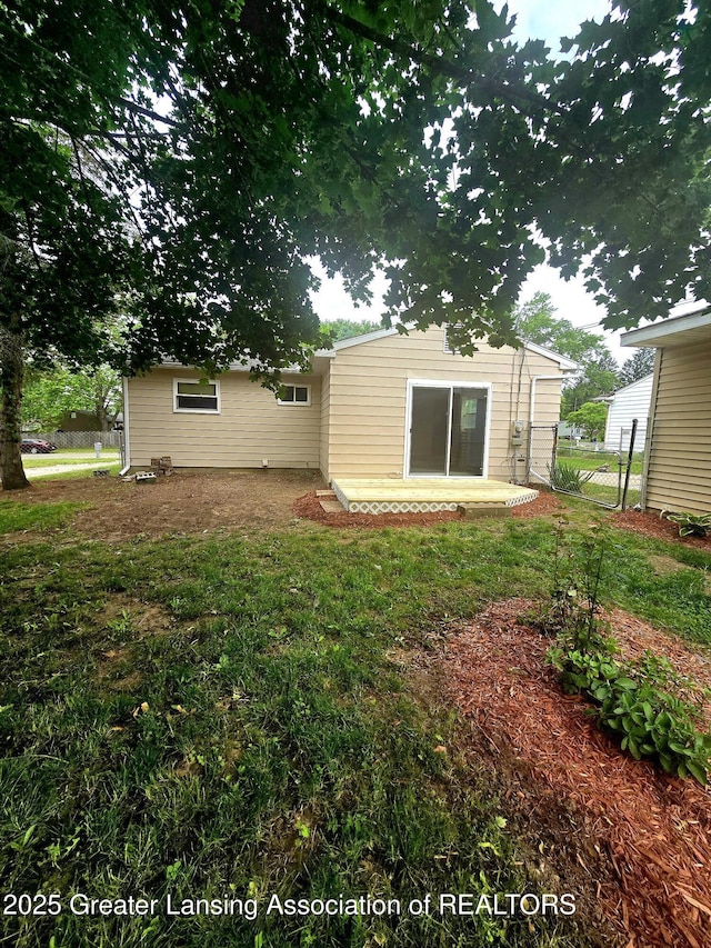 1554 Huntshire Dr, Holt, MI 48842