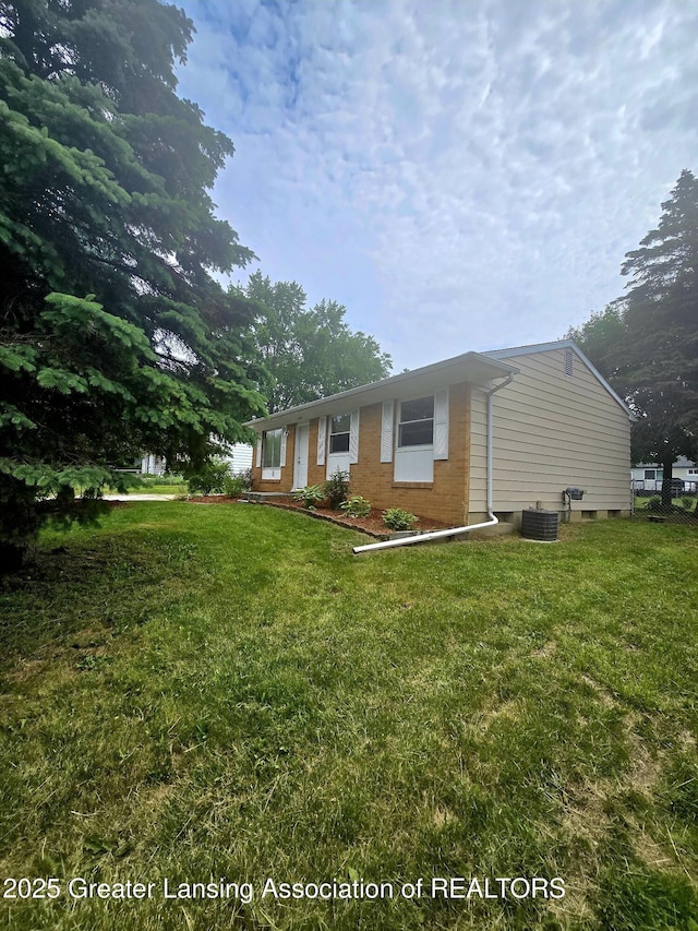 1554 Huntshire Dr, Holt, MI 48842