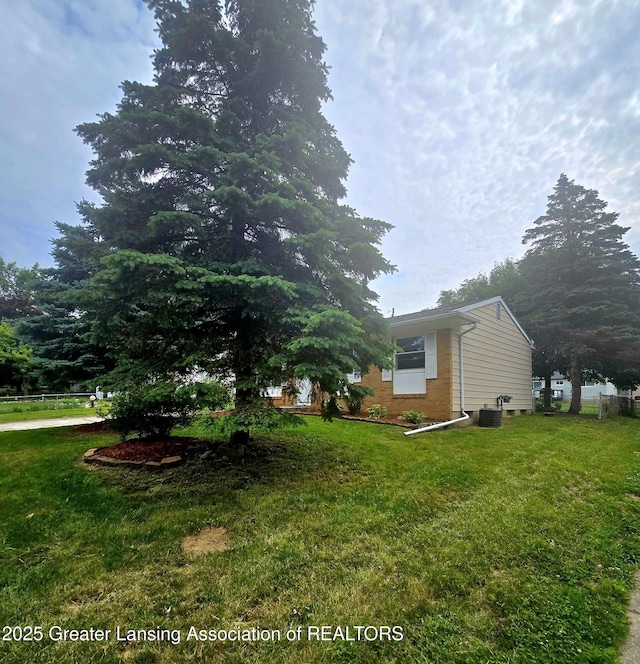 1554 Huntshire Dr, Holt, MI 48842