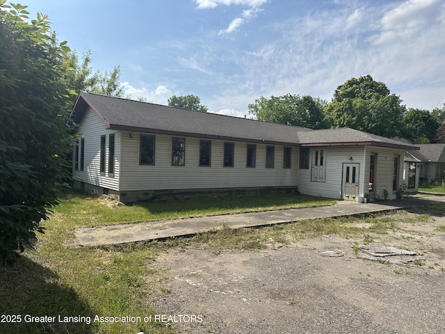 5681 Shaw St, Haslett, MI 48840 - view of front of home with crawl space