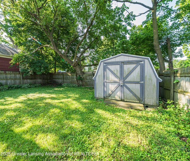1407 W Ionia St, Lansing, MI 48915 - view of shed featuring a fenced backyard