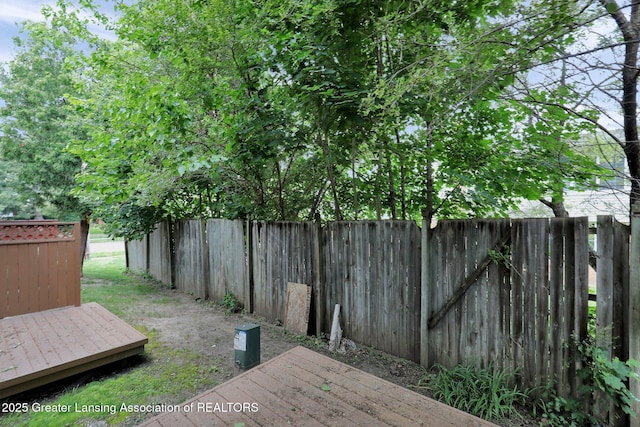 6213 Beechfield Dr, Lansing, MI 48911 - view of deck