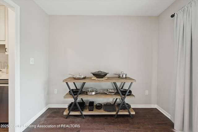 2926 Mount Hope Rd Unit 105, Okemos, MI 48864 - dining area with wood finished floors
