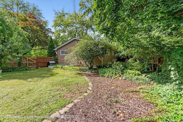 522 Cowley Ave, East Lansing, MI 48823 - view of yard