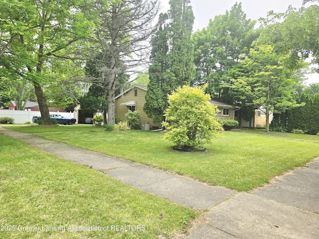 3701 Sumpter St, Lansing, MI 48911 - view of green lawn