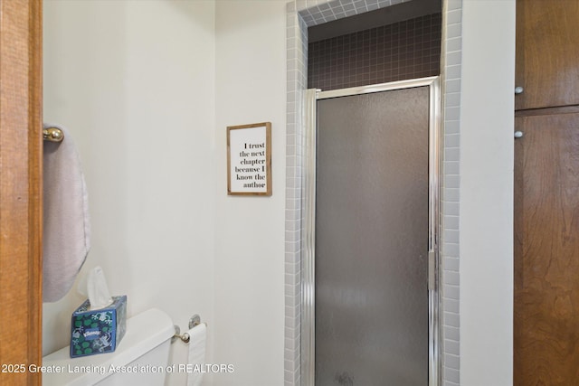 4925 Aspen Dr, Lansing, MI 48917 - bathroom featuring a shower stall