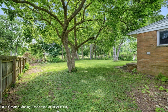 425 S Holmes St, Lansing, MI 48912 - view of yard