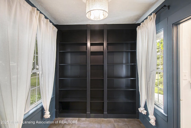 416 E Elm St, Mason, MI 48854 - detailed view of a chandelier
