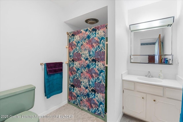 10648 Bobsyl Ln, Grand Ledge, MI 48837 - bathroom with vanity and a shower with curtain