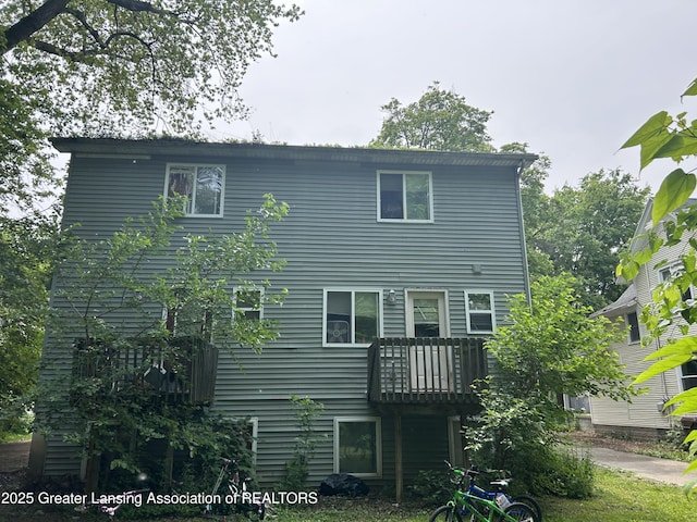 410 W Maple St, Lansing, MI 48906 - back of house with a deck