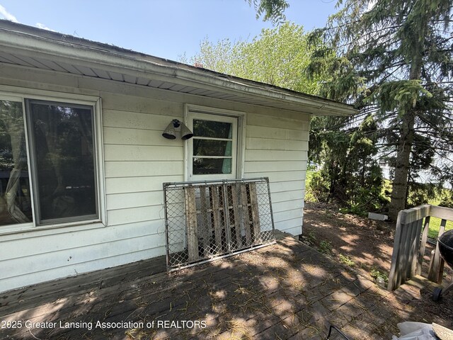 4317 S Cedar St, Lansing, MI 48910 - view of wooden terrace