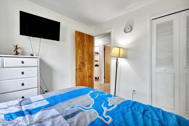 314 Scarlet Oak Ln, Perry, MI 48872 - bedroom with a closet