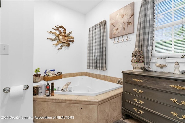 8805 E Cole Rd, Durand, MI 48429 - full bath featuring a jetted tub