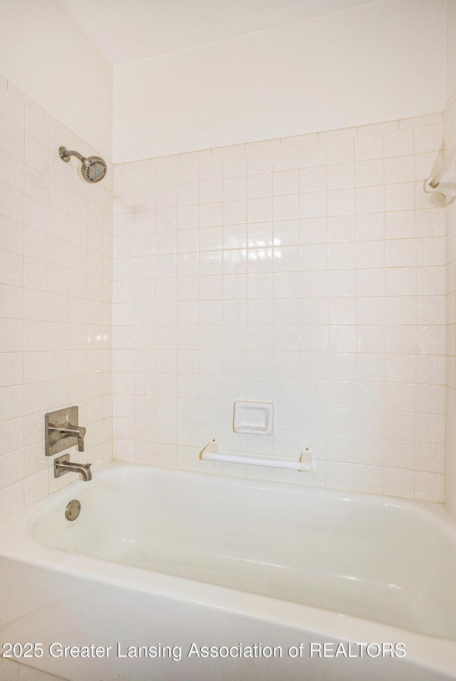 3861 New Salem Ave, Okemos, MI 48864 - full bath featuring shower / tub combination