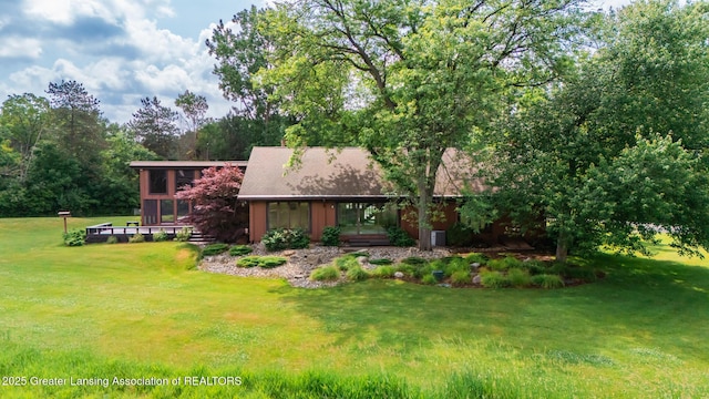280 Winterberry Ln, Okemos, MI 48864 - view of front of house with a front lawn