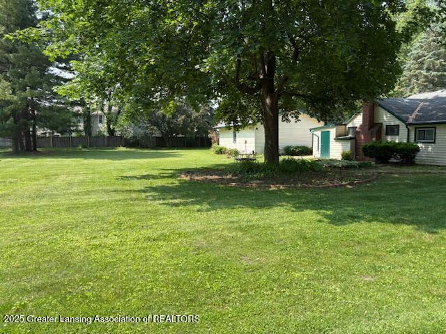 6321 Marywood Ave, Lansing, MI 48911 - view of yard