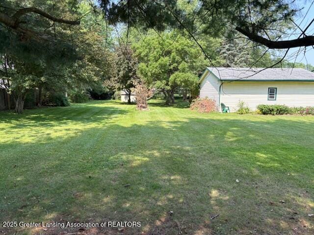 6321 Marywood Ave, Lansing, MI 48911 - view of grassy yard