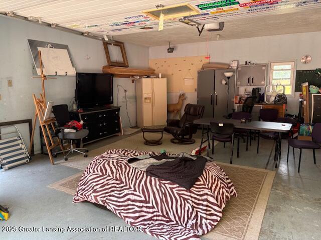 6321 Marywood Ave, Lansing, MI 48911 - living area featuring concrete flooring