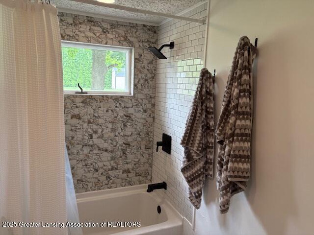 6321 Marywood Ave, Lansing, MI 48911 - full bath featuring shower / bath combination with curtain