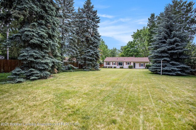 2782 Roseland Ave, East Lansing, MI 48823 - view of yard