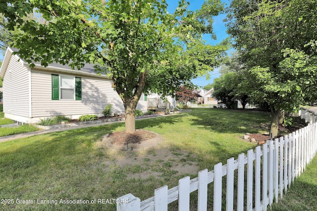 1015 Lake Lansing Rd, Lansing, MI 48906 - view of yard